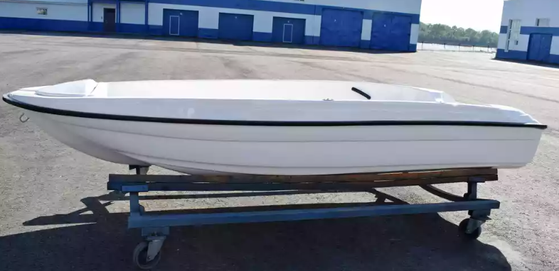 Стеклопластиковая лодка Пингвин (тримаран) в Владимире