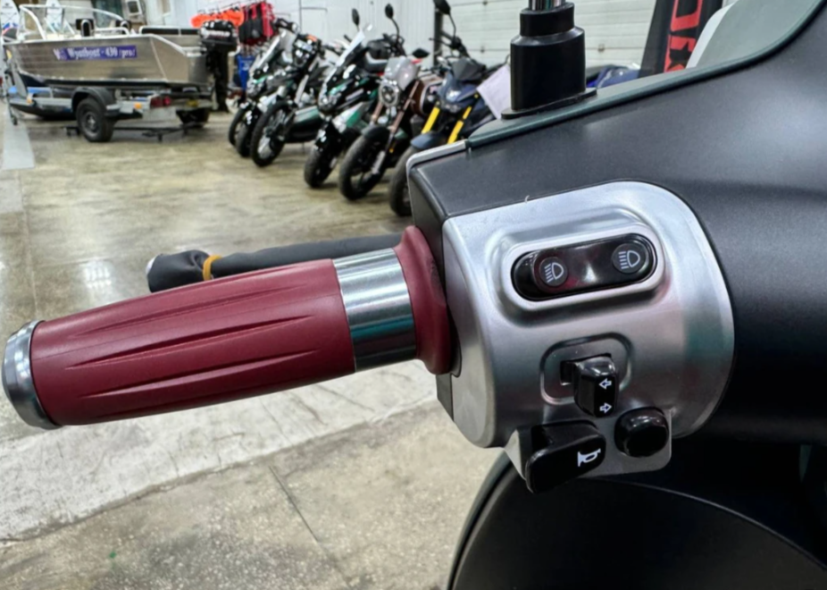 Скутер PROMAX Miami 240 (49) в Владимире