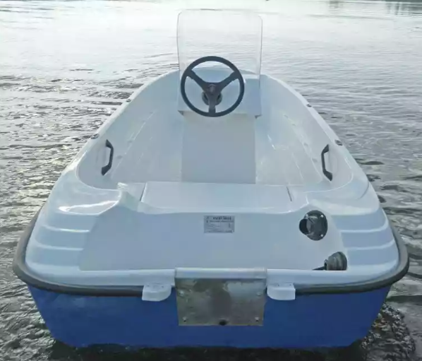 Стеклопластиковая лодка Пингвин с консолью (тримаран) в Владимире