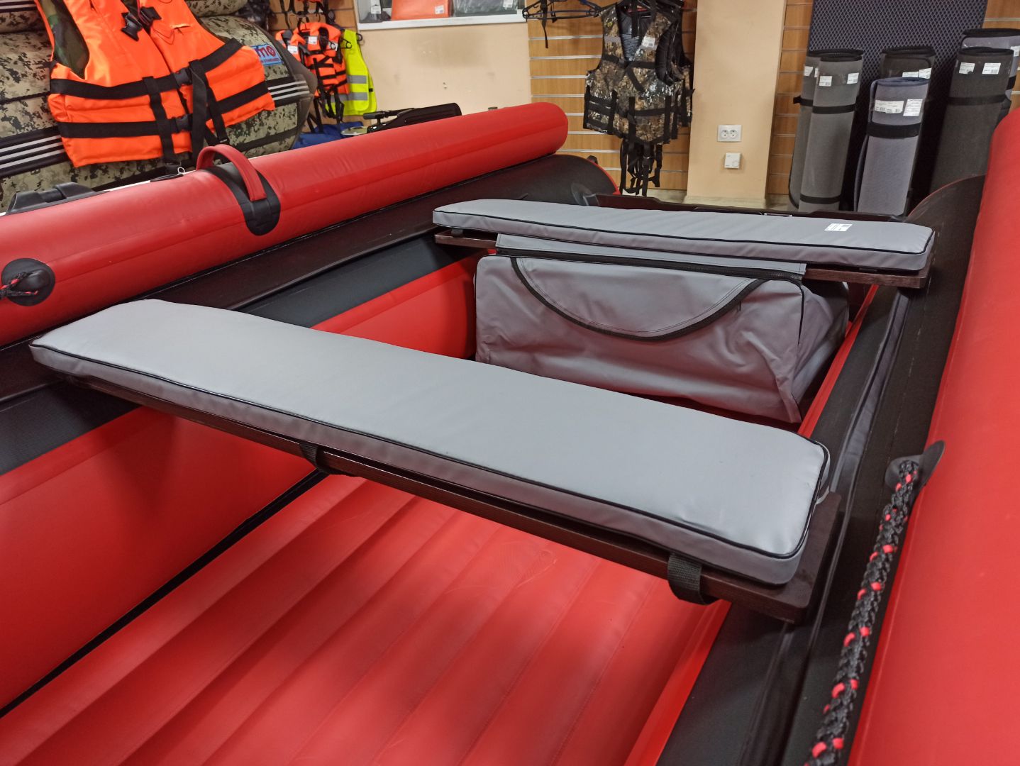 КОМПЛЕКТ МЯГКИХ НАКЛАДОК С СУМКОЙ ДЛЯ ЛОДОК 90Х20 СЕРЫЙ в Владимире