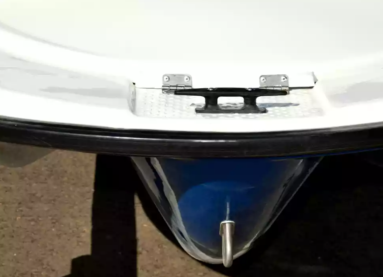 Стеклопластиковая лодка Пингвин с консолью (тримаран) в Владимире