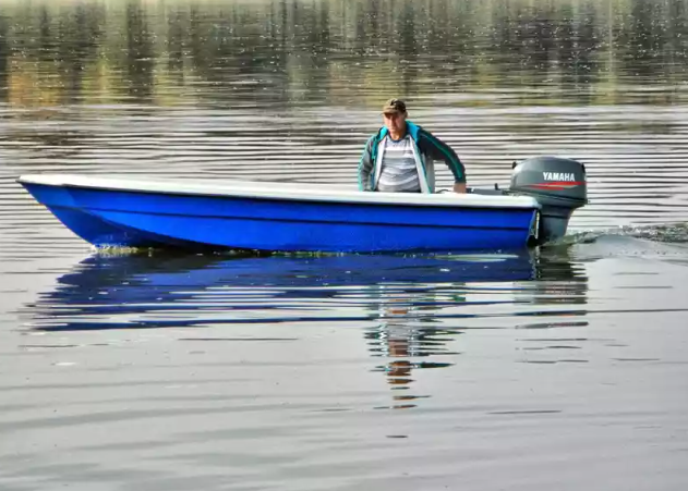 Стеклопластиковая лодка Wyatboat 430 тримаран в Владимире
