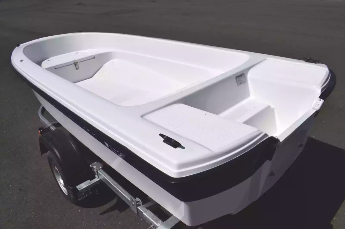 Стеклопластиковая лодка Wyatboat 430 тримаран в Владимире