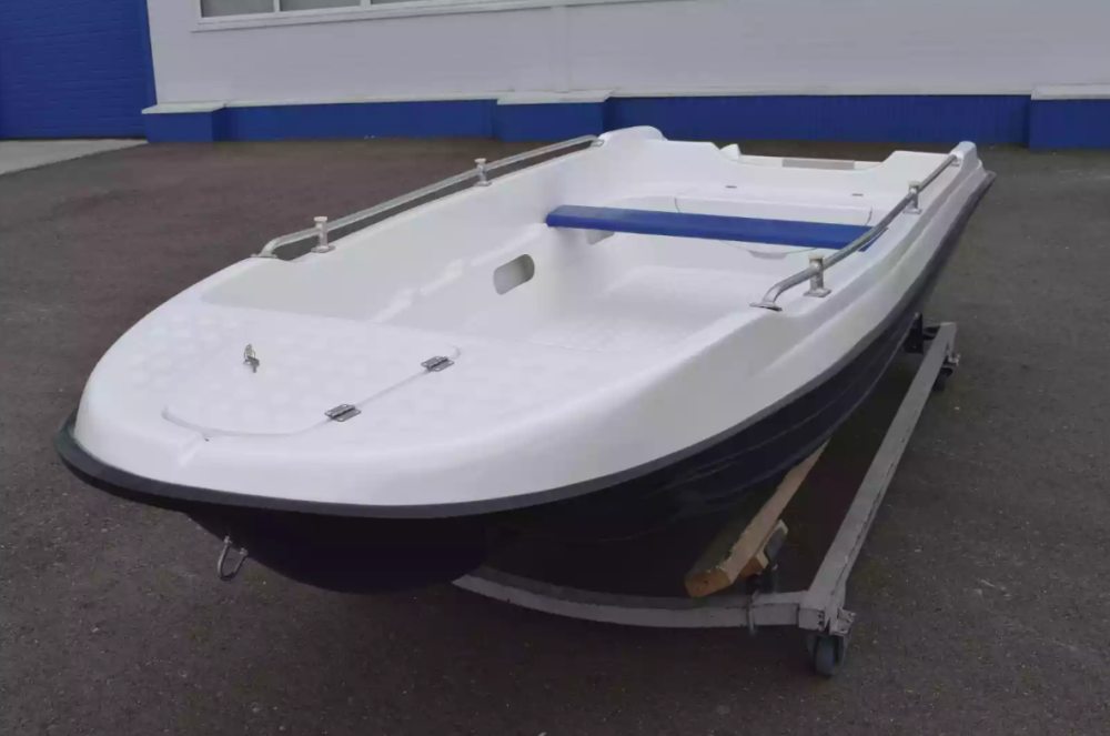 Стеклопластиковая лодка Пингвин New (тримаран) в Владимире